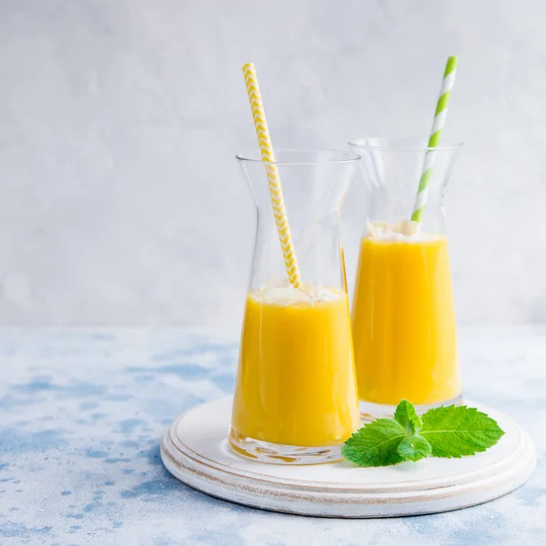 Fresh mango juice — Stock Photo, Image