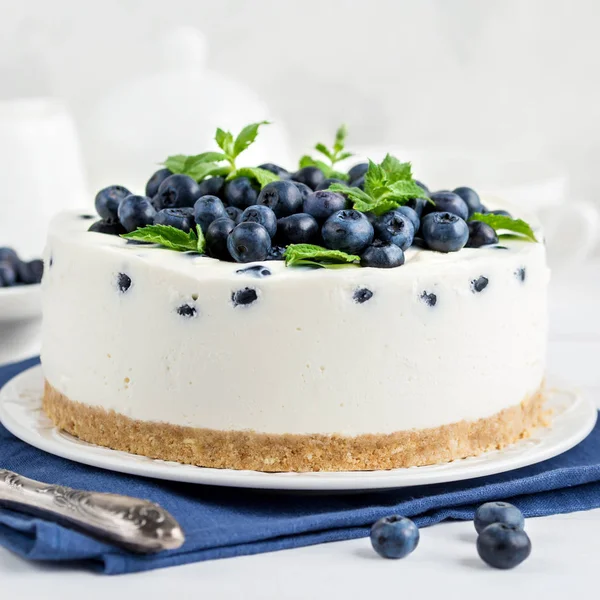 Deliziosa torta di formaggio senza forno con mirtillo fresco — Foto Stock