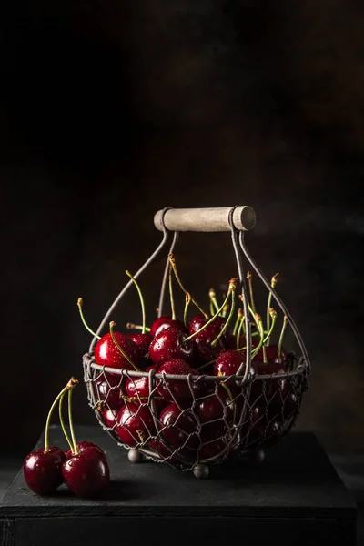 Fresh sweet cherry on basket — Stock Photo, Image