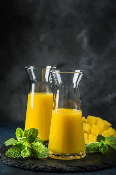 Frischer Mangosaft — Stockfoto