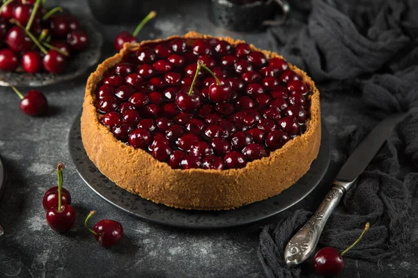 Leckerer Kirschkäsekuchen — Stockfoto