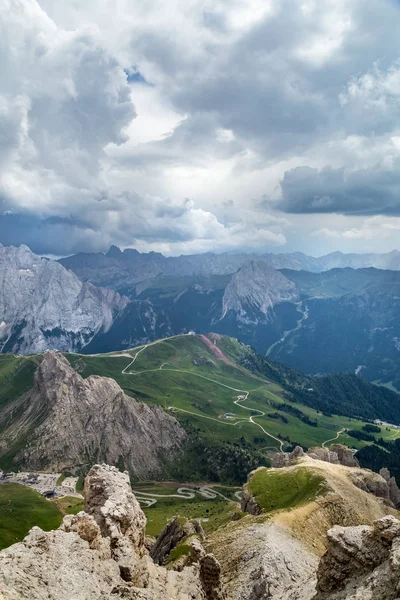 Krásný mauntain krajina v italských Alpách Dolomity. Passo Po — Stock fotografie