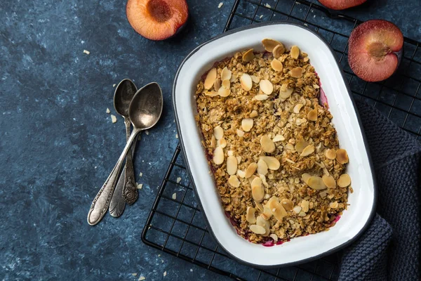 Plum oats crumble pie — Stock Photo, Image