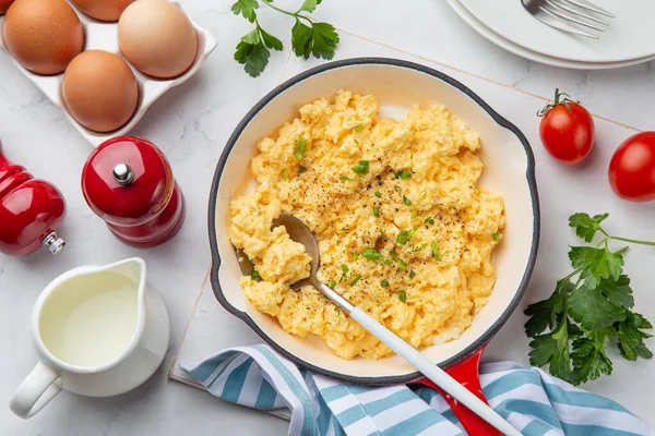 Scrambled Eggs Breakfast Frying Pan White Table Top View — Stock Photo, Image