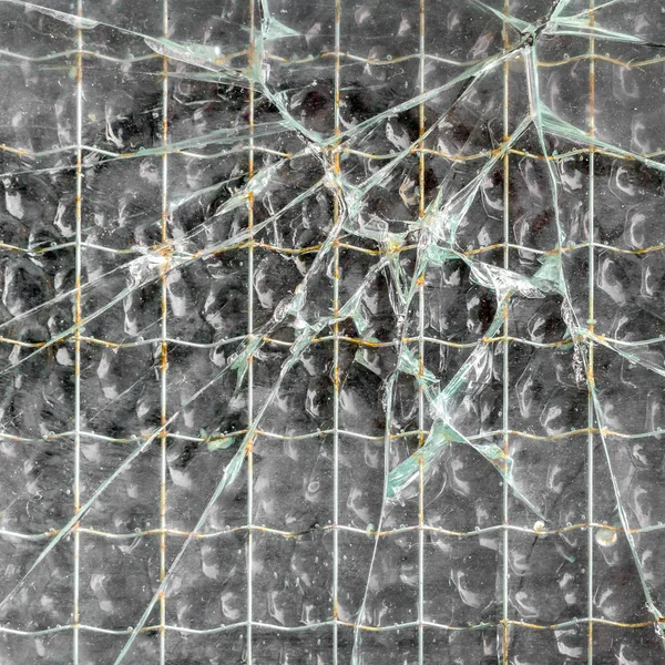 Broken reinforced glass — Stock Photo, Image