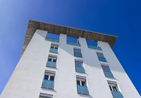 New apartments. Bottom view. — Stock Photo, Image