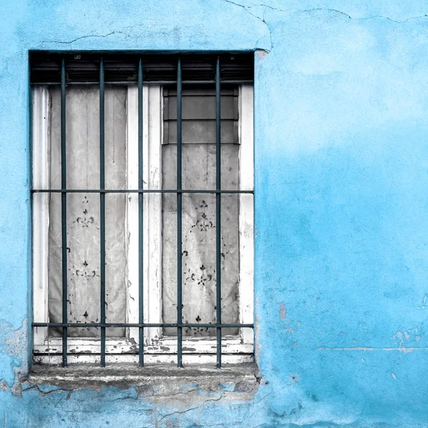Retro Fenster und Wand — Stockfoto