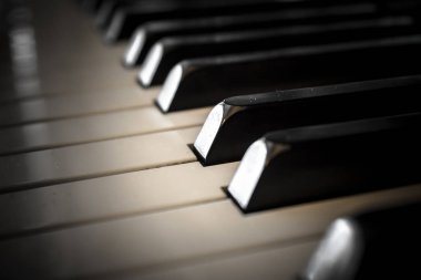Aşırı closeup klasik vintage piyano klavye