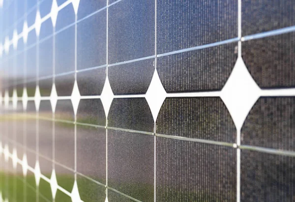 Panel fotovoltaico para producción eléctrica renovable . —  Fotos de Stock