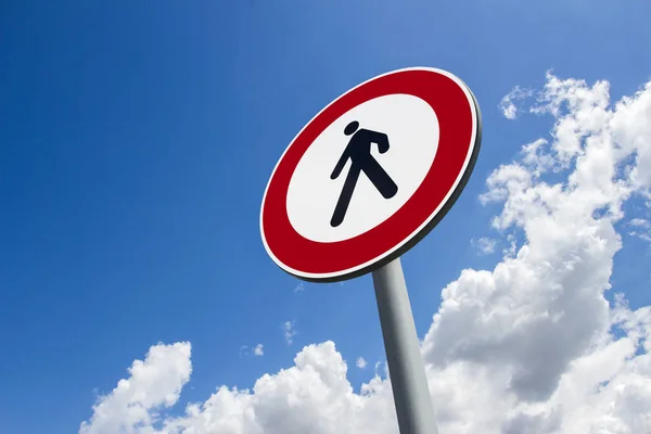 Prohibition of transit to pedestrians — Stock Photo, Image