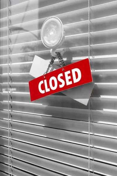 Closed sign board hanging outside store — Stock Photo, Image