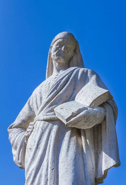 Estatua de Dante Alighieri — Foto de Stock