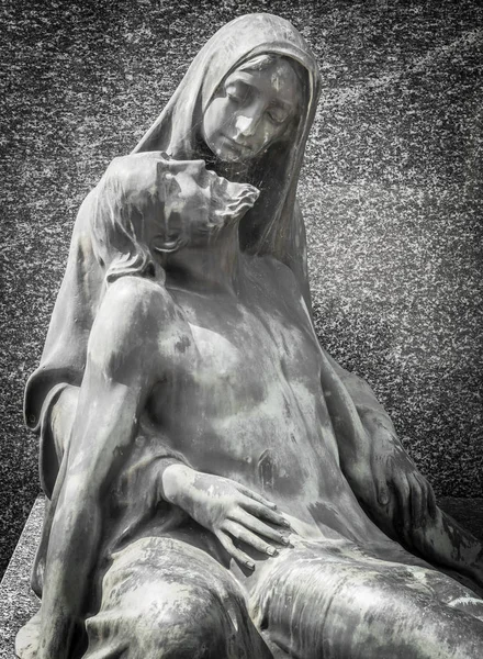 Statua in marmo raffigurante la pietà di Cristo — Foto Stock