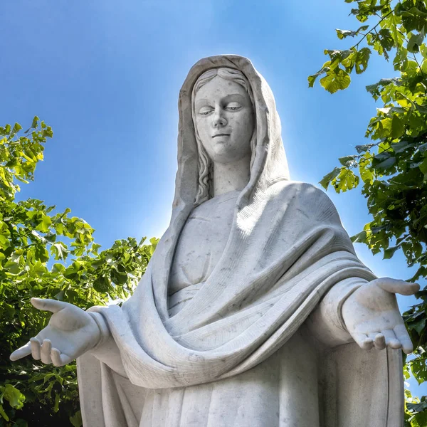 Statua della Madonna — Foto Stock