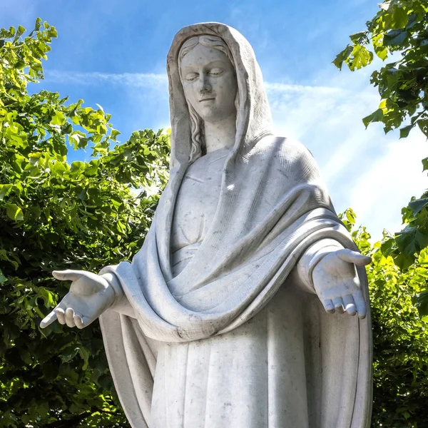 Statua della Madonna — Foto Stock