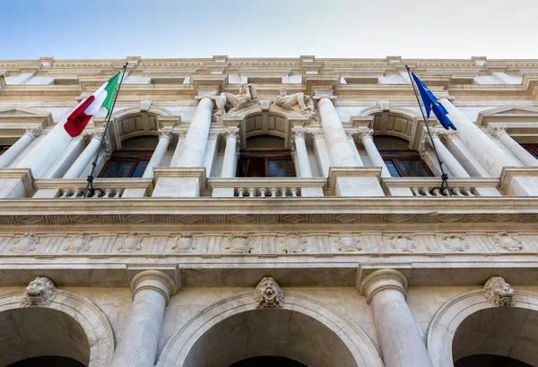 Palazzo Nuovo, sede de la biblioteca pública. Ciudadanía Alta, Bérgamo, Ita —  Fotos de Stock