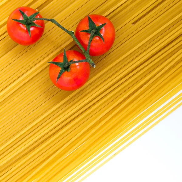 Spagetti, koktélparadicsommal — Stock Fotó