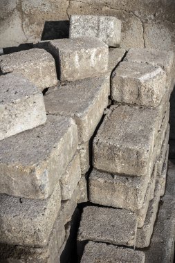 Beton tuğla yığını