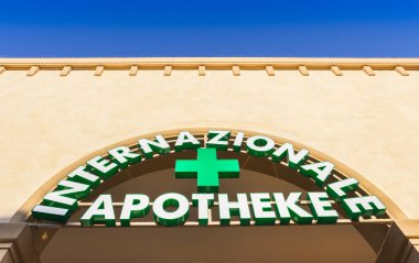 İtalyan eczane işareti ve Dükkanı