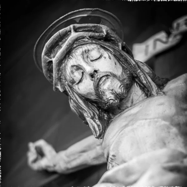 Standbeeld van Jezus aan het Kruis — Stockfoto