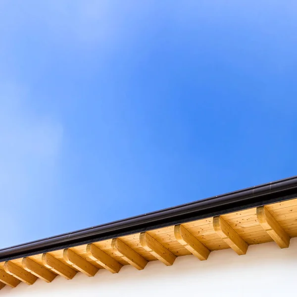 New roof with gutter — Stock Photo, Image