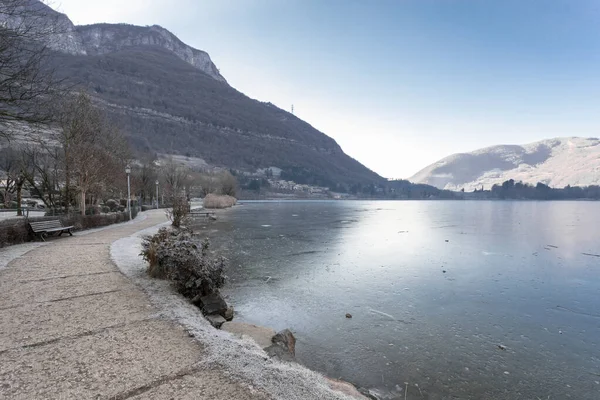 Iced Endine lake — Stock Photo, Image