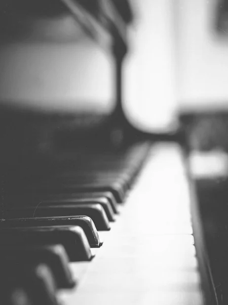 Old piano — Stock Photo, Image