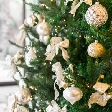 Süslü Noel ağacı