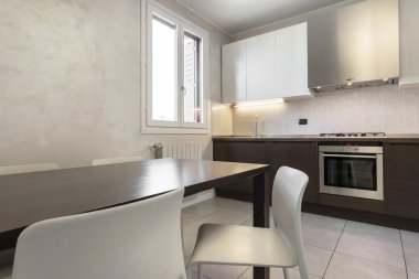 Modern mutfağın içi.