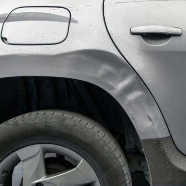 Arabanın dışında kaza