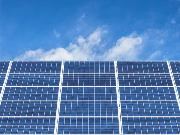 Paneles Solares Para Energía Limpia Con Fondo Cielo Azul Copiar —  Fotos de Stock