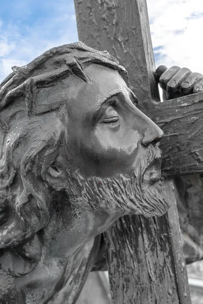 Estatua Jesús Cargando Cruz Crucifixión Jesucristo Como Símbolo Del Amor —  Fotos de Stock