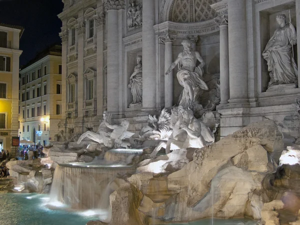 La fontaine de trevi à rome, Italie un gros plan sur la statue de neptune — Photo