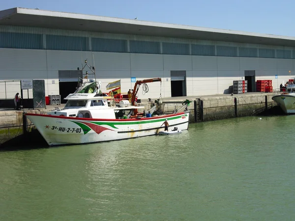 Barco de pesca atracado — Fotografia de Stock