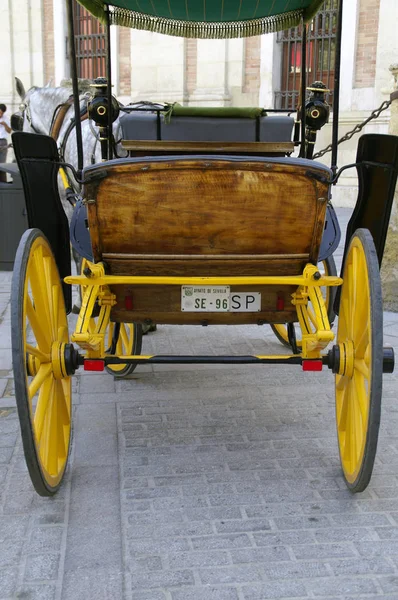 Wheels of a horse carriage — Stock Photo, Image
