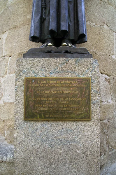 Denkmal für San Pedro de Alcantara in caceres — Stockfoto