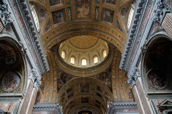 Chiesa del Ges Nuovo in Naples — 스톡 사진