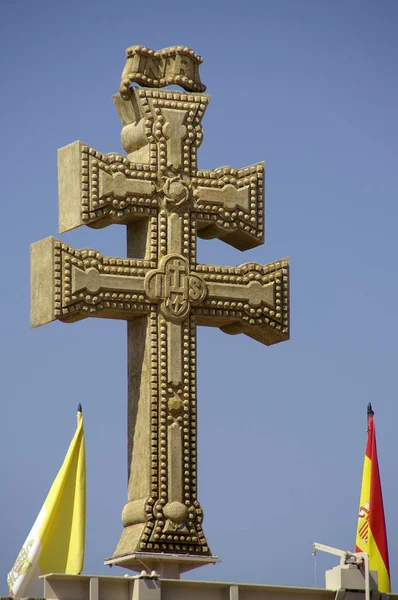 Krzyż na bazylikę Najświętszej Matki i Vera Cruz — Zdjęcie stockowe