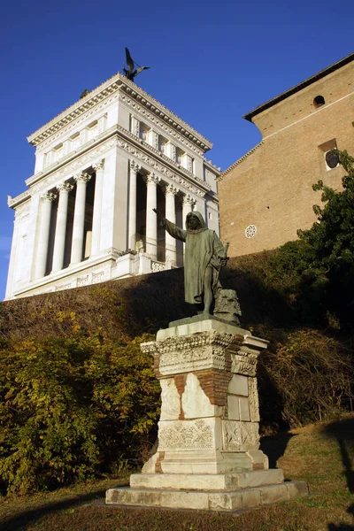 Nicola di Renzi Sculpture in Rome — 图库照片