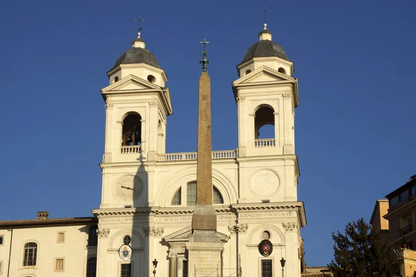 Igreja Trinit dei Monti em Roma — Fotografia de Stock