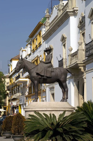 Estatua ecuestre de la condesa de Barcelona — Foto de Stock