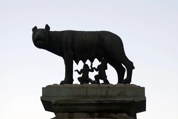 Romulus och remus — Stockfoto