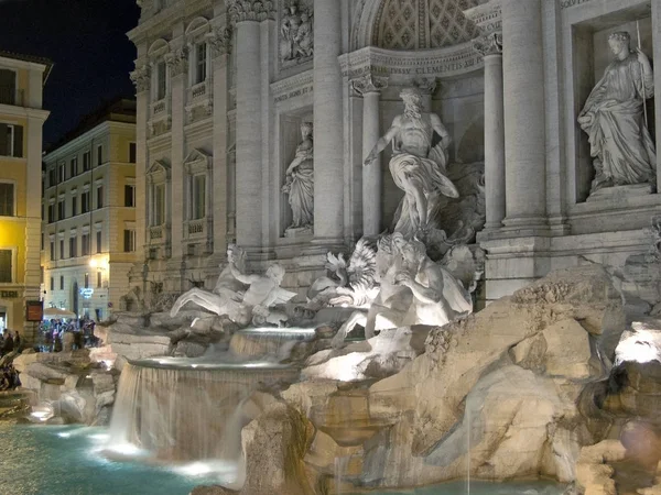Fontana di Trevi in Rome — Stock Photo, Image
