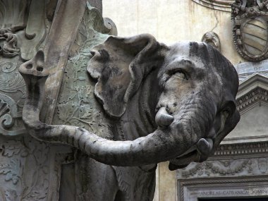 Barcelona kentinde ünlü Rambla sokak Grove
