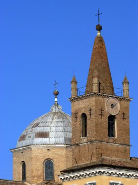 Roma (İtalya). Basilica of Santa Maria del Popolo Roma şehir çan kulesi