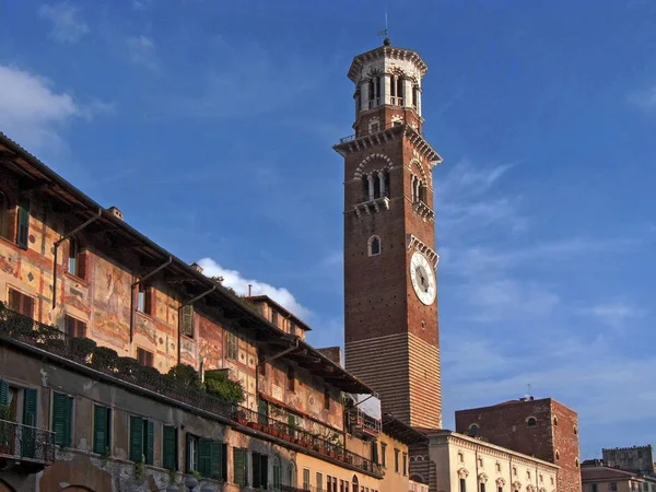 Verona Talya Torre Dei Lamberti Piazza Delle Erbe Verona Şehir — Stok fotoğraf