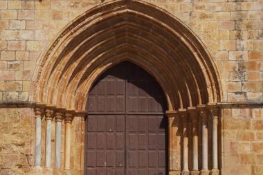 Silves (Portekiz). Portekiz Algarve Silves Köyü Gotik Katedrali ogival kemer.