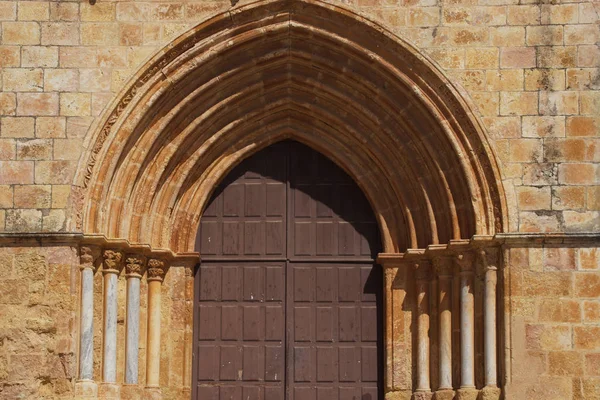 Silves (Portekiz). Portekiz Algarve Silves Köyü Gotik Katedrali ogival kemer.