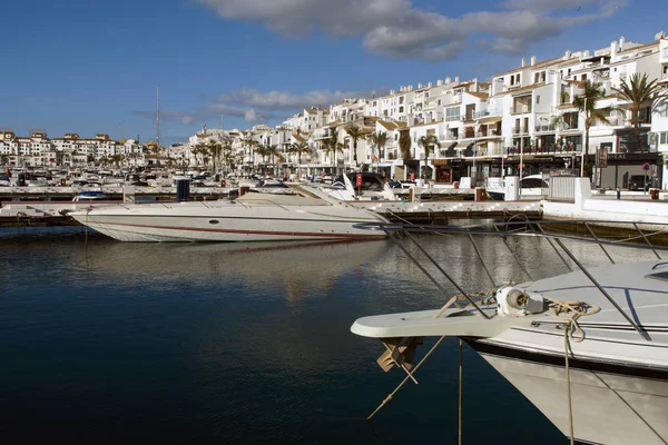 Marbella Espanha Iate Ancorado Puerto Banus — Fotografia de Stock