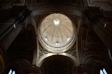 Jaen (İspanya). Jaen katedral kubbe.
